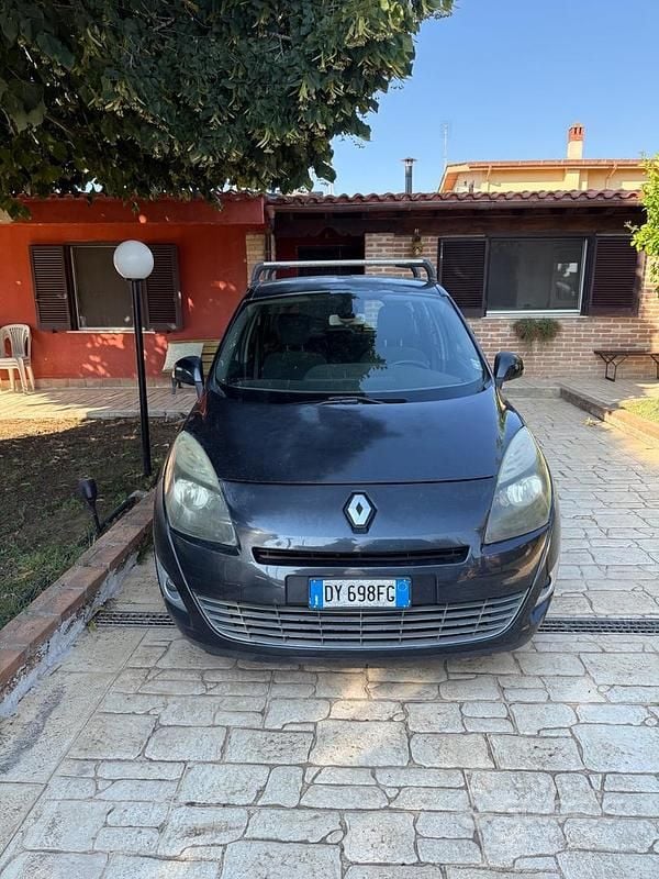 Usata Renault Grand Scénic III 110 CV (80 kW) 2009 Grigio Monovolume