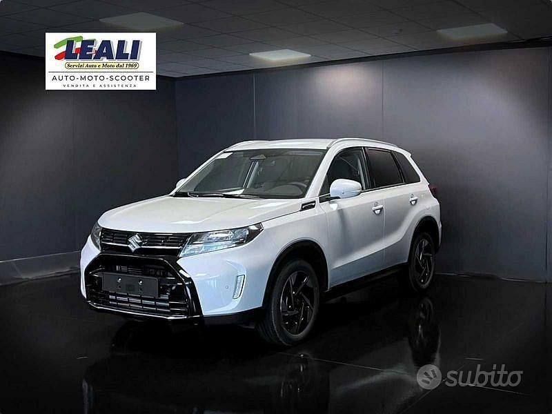 Bianco Nuova 2025 Suzuki Vitara SUV | 27.600 € (Cara) - Immagine 1/4