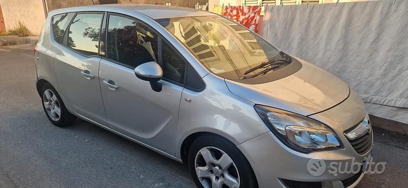 Usata Opel Meriva Cosmo 95 CV (69 kW) 2016 Grigio Monovolume