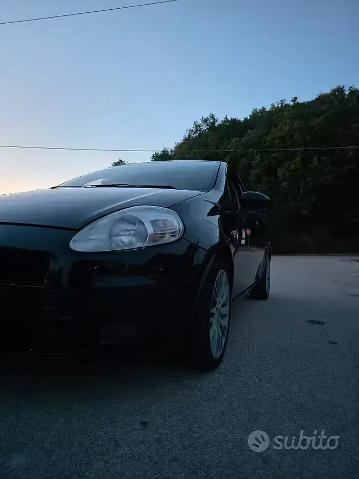 Usata Fiat Grande Punto Sport 75 CV (55 kW) 2012 Nero Utilitaria