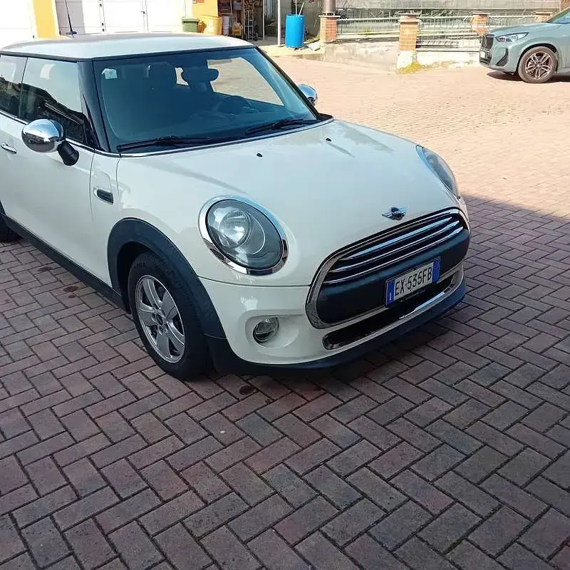 Usata Mini Cooper D 109 CV (80 kW) 2014 Utilitaria