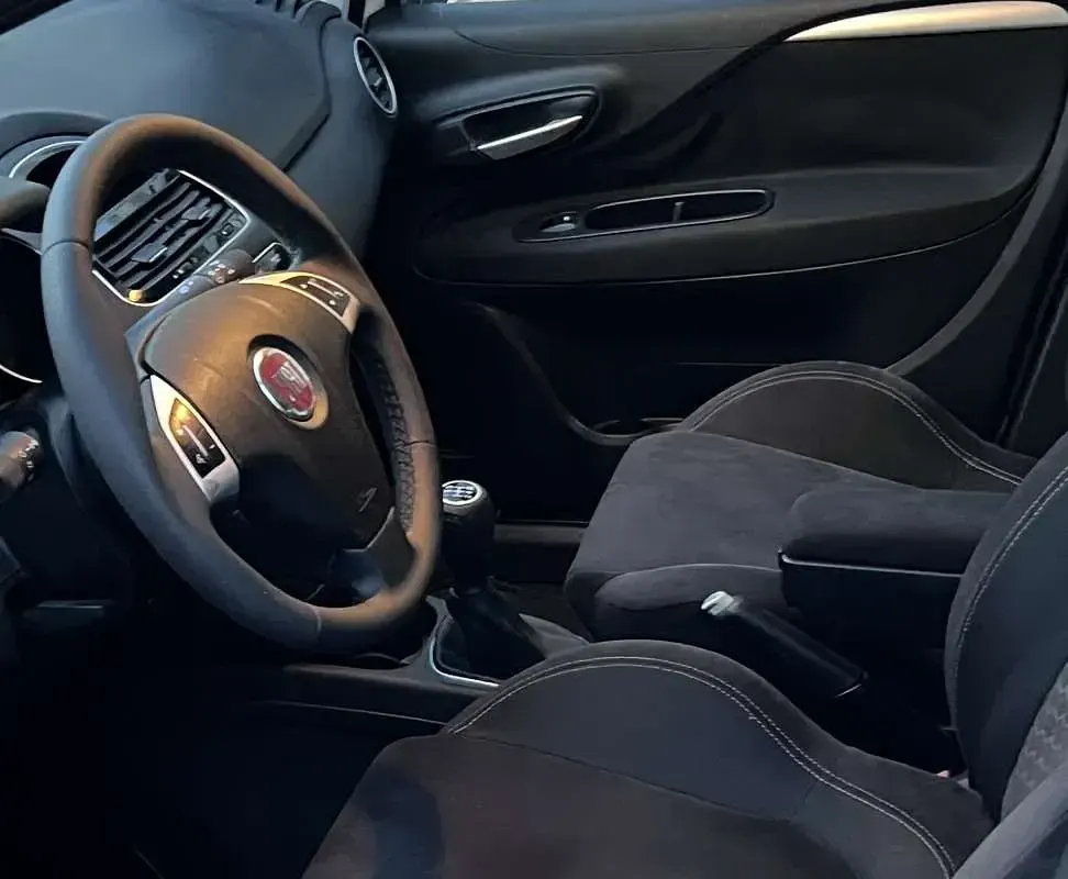 Usata Fiat Punto Lounge 75 CV (55 kW) 2015 Utilitaria