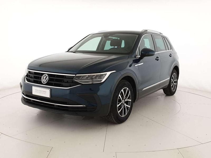 Usata VW Tiguan Life 150 CV (110 kW) 2022 Nightshade blue metallizzato SUV