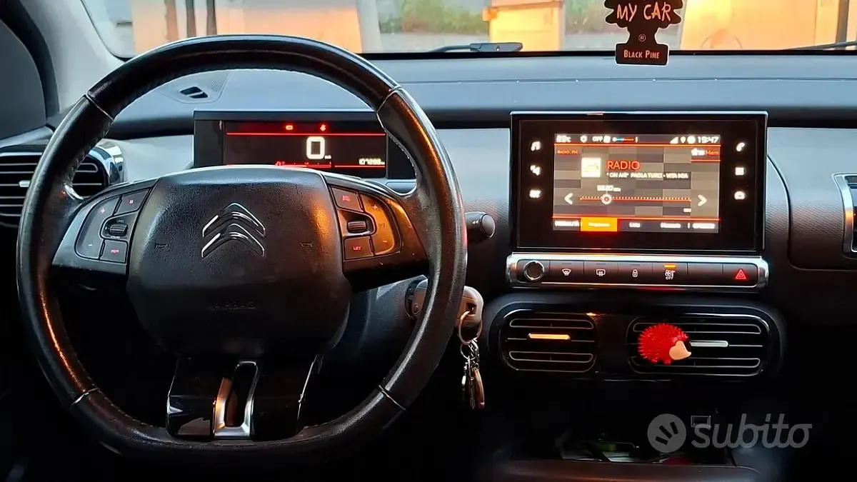 Usata Citroën C4 Shine 102 CV (75 kW) 2018 Nero Berlina