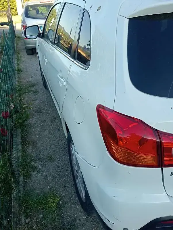 Usata Mitsubishi ASX 150 CV (110 kW) 2011 Bianco SUV