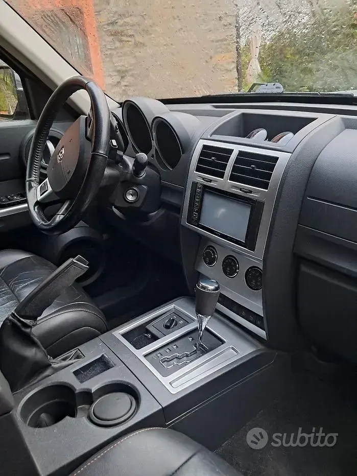 Usata Dodge Nitro 177 CV (130 kW) 2015 Grigio SUV