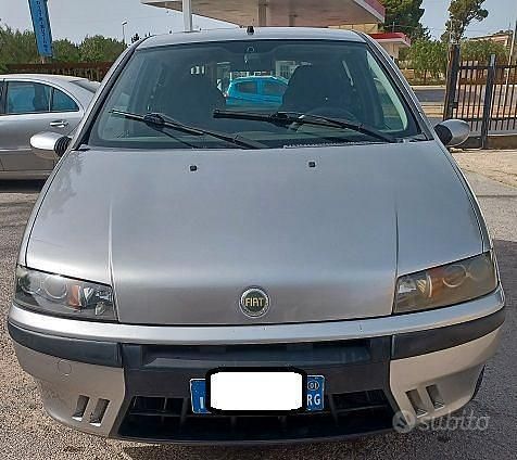 Grigio Usata 2000 Fiat Punto Due volumi | 3000 € (Buon prezzo) - Immagine 1/4