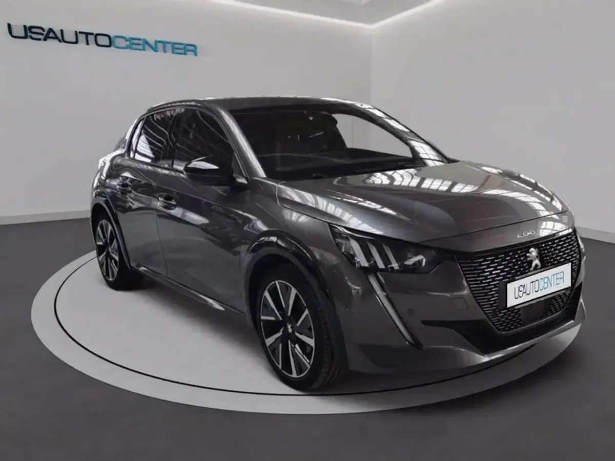Usata Peugeot 208 GT 131 CV (96 kW) 2021 2c grigio business metallizzat Utilitaria