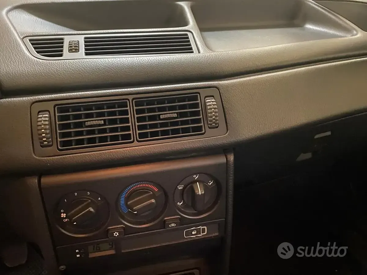 Usata Alfa Romeo 155 116 CV (85 kW) 1994 Rosso Berlina
