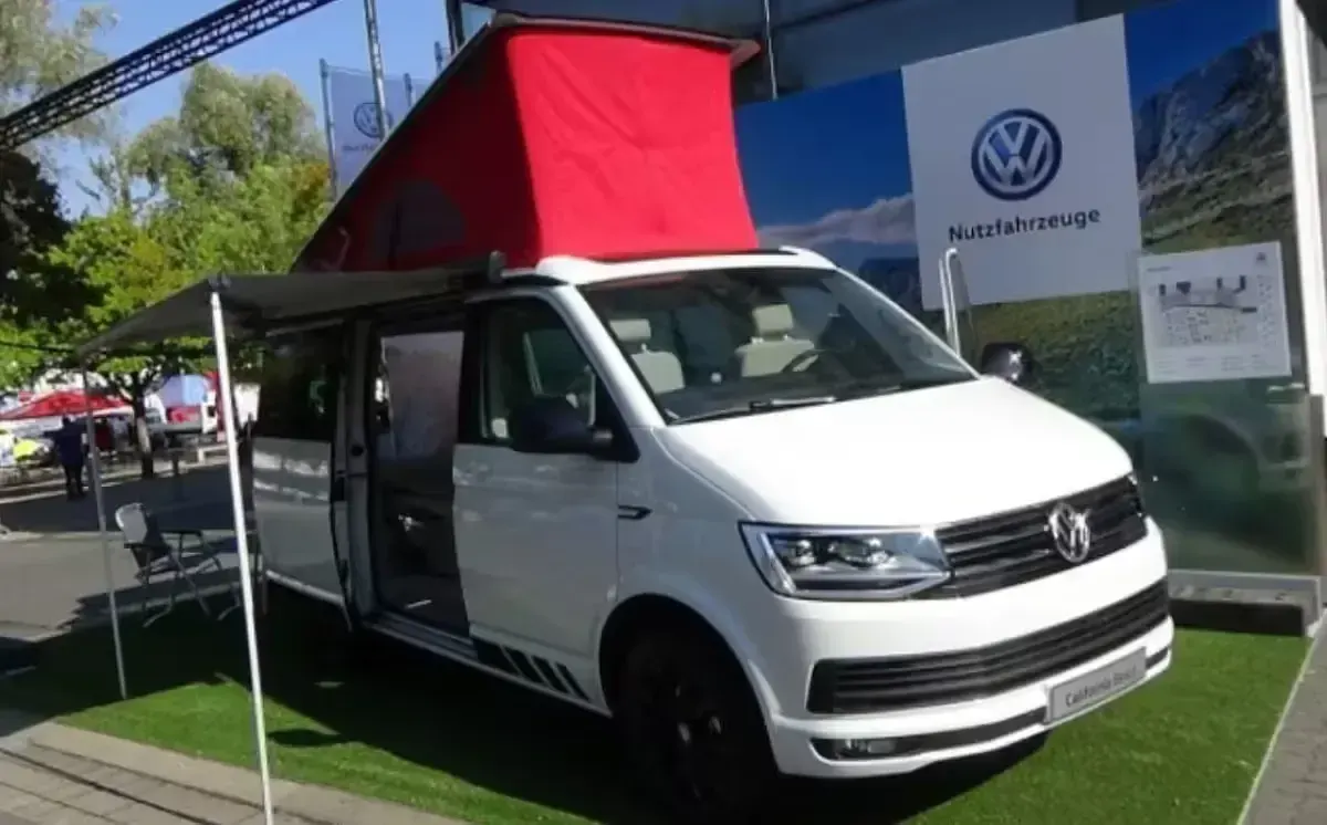 Usata VW California Beach 150 CV (110 kW) 2025 Bianco Furgone