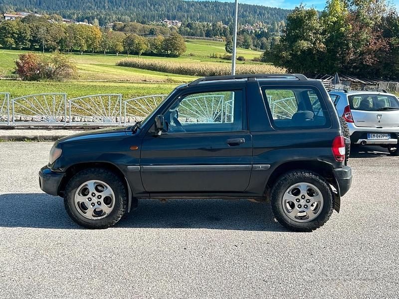 Nero Usata 2000 Mitsubishi Pajero Comfort Edition SUV | 2300 € (Super prezzo) - Immagine 1/4
