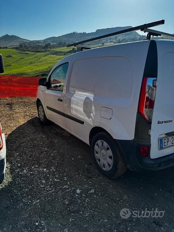 Usata Renault Kangoo 90 CV (66 kW) 2014 Bianco Monovolume
