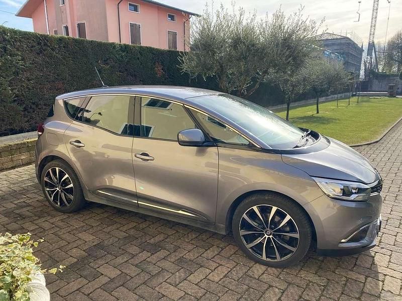 Usata Renault Scénic IV 120 CV (88 kW) 2020 Grigio Monovolume