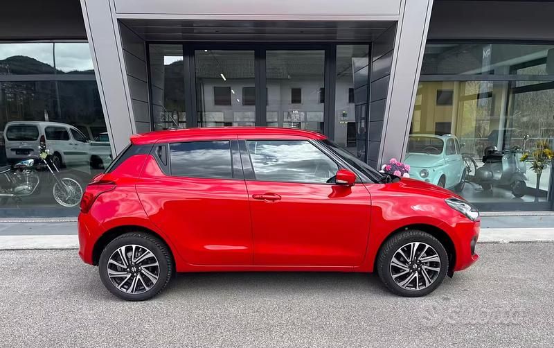 Gebraucht Suzuki Swift 83 PS (61 kW) 2023 Rot Kleinwagen