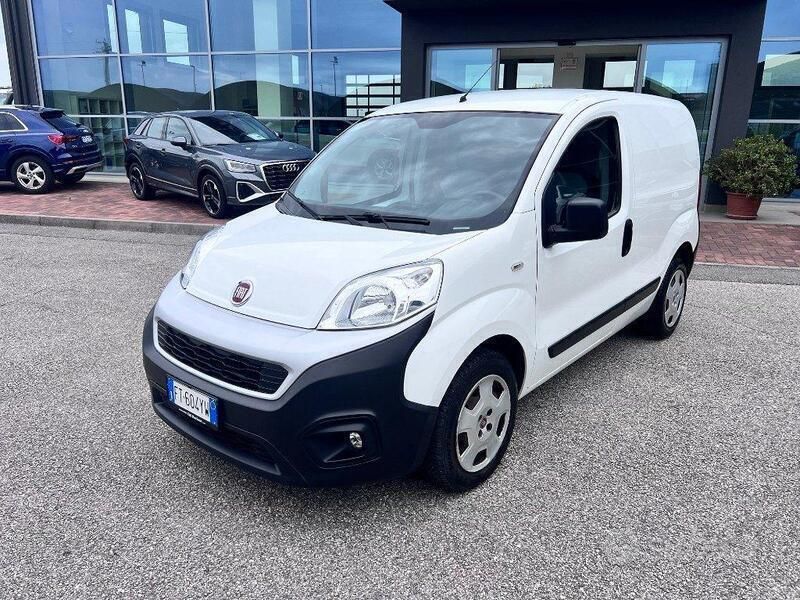 Bianco Usata 2019 Fiat Fiorino Monovolume | 12.800 € (Molto cara) - Immagine 1/4