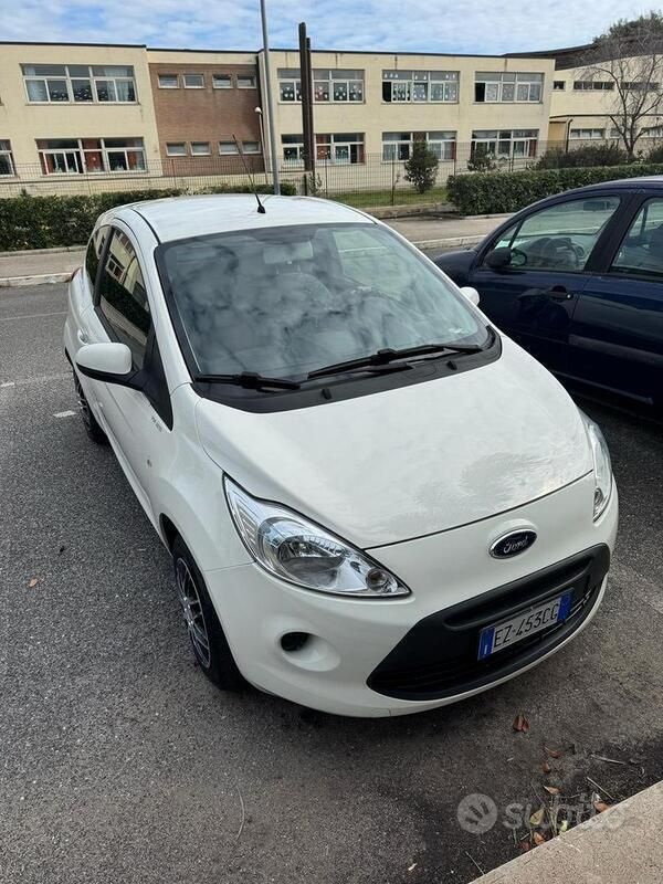 Bianco Usata 2015 Ford Ka Due volumi | 5200 € (Buon prezzo) - Immagine 1/4