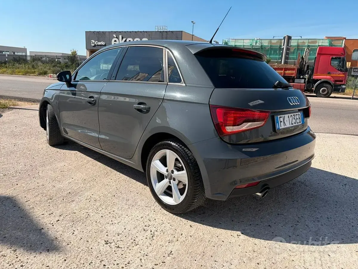 Usata Audi A1 Design 95 CV (69 kW) 2016 Grigio Utilitaria