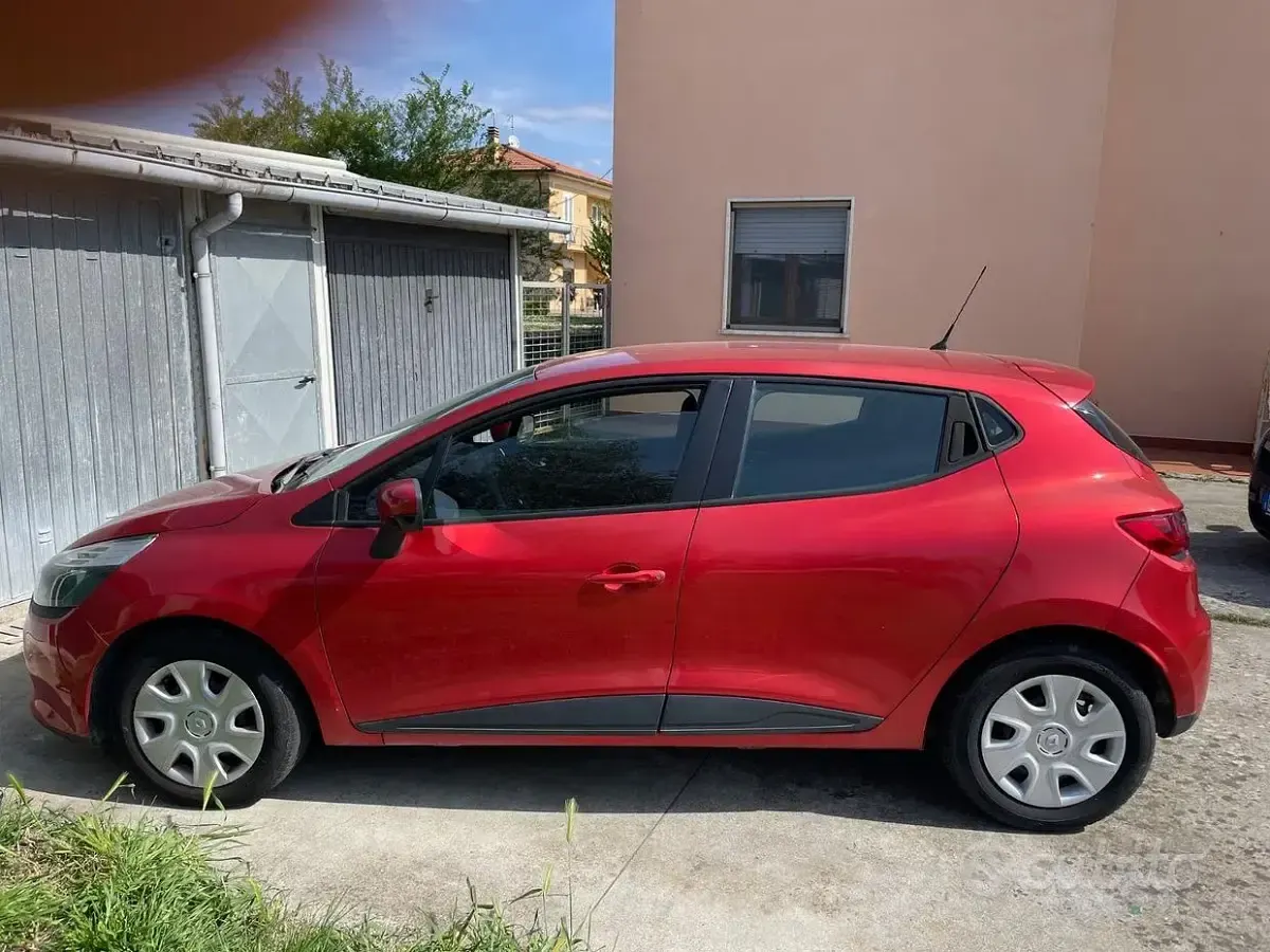 Usata Renault Clio IV 75 CV (55 kW) 2013 Utilitaria