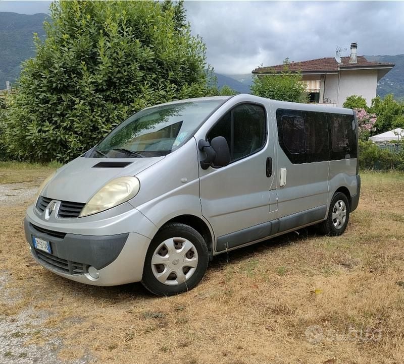 Usata Renault Trafic 116 CV (85 kW) 2008 Argento Monovolume