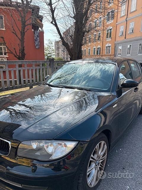 Usata BMW 118 140 CV (102 kW) 2008 Nero Utilitaria