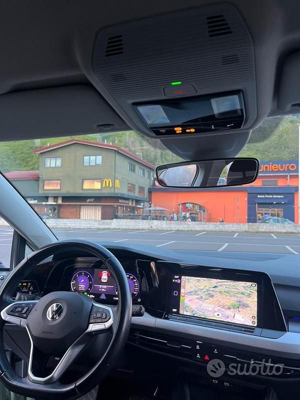 Usata VW Golf VIII Life 115 CV (84 kW) 2022 Grigio Berlina