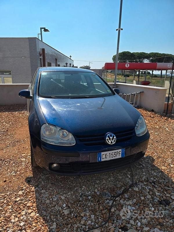 Usata VW Golf IV Sportline 140 CV (102 kW) 2005 Blu Berlina