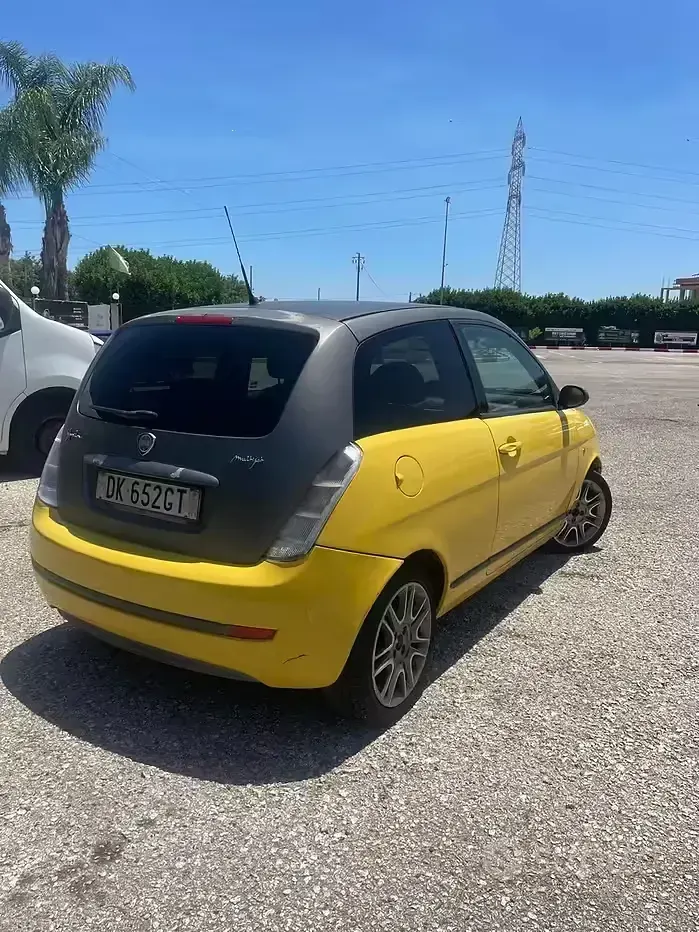 Usata Lancia Ypsilon 90 CV (66 kW) 2007 Giallo Utilitaria