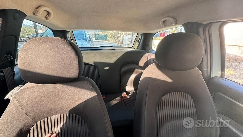 Usata Lancia Ypsilon 75 CV (55 kW) 2011 Bianco Utilitaria