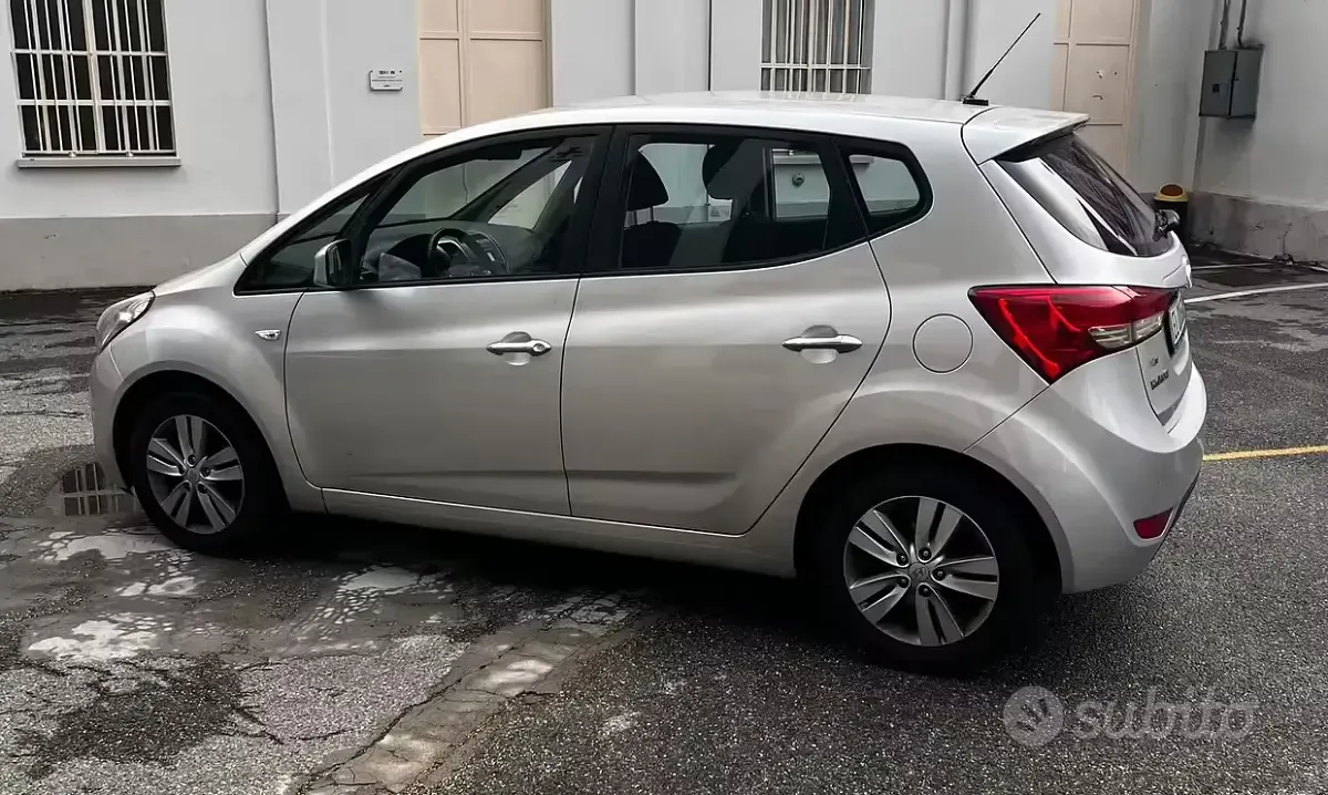 Usata Hyundai ix20 90 CV (66 kW) 2011 Grigio Utilitaria