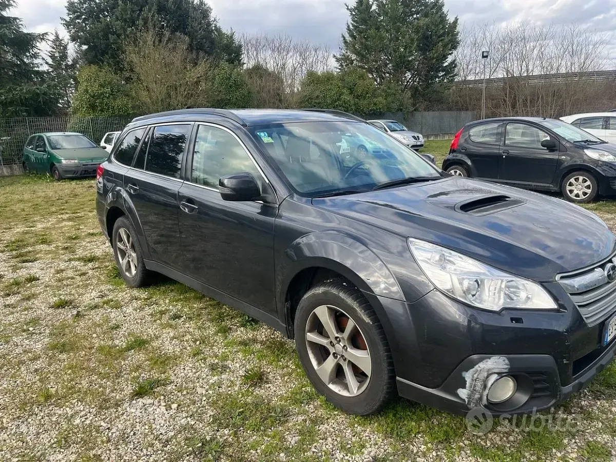 Usata Subaru Outback Trend 150 CV (110 kW) 2014 Grigio Station wagon