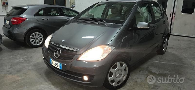 Usata Mercedes A150 Elegance 95 CV (69 kW) 2011 Grigio Berlina