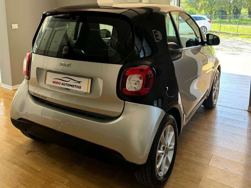 Usata Smart ForTwo Electric Drive 41 kW (56 CV) 2018 Grigio Utilitaria