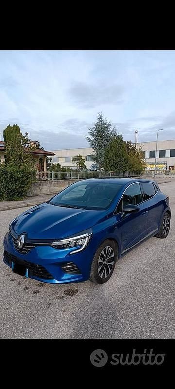 Usata 2023 Renault Clio V Techno Due volumi | 15.800 € - Immagine 1/4