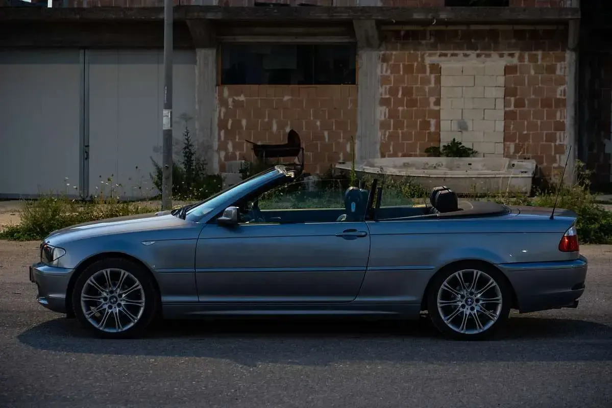 Usata BMW 318 Cabriolet Efficient Dynamics 143 CV (105 kW) 2006 Cabrio