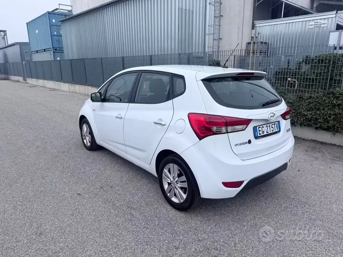 Usata Hyundai ix20 Comfort 90 CV (66 kW) 2011 Bianco Utilitaria