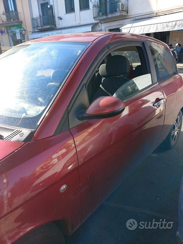 Usata Lancia Ypsilon 60 CV (44 kW) 2006 Rosso Utilitaria