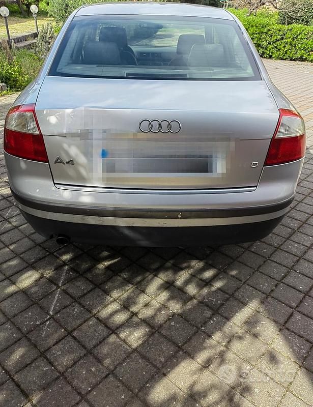 Usata Audi A4 131 CV (96 kW) 2003 Grigio Berlina
