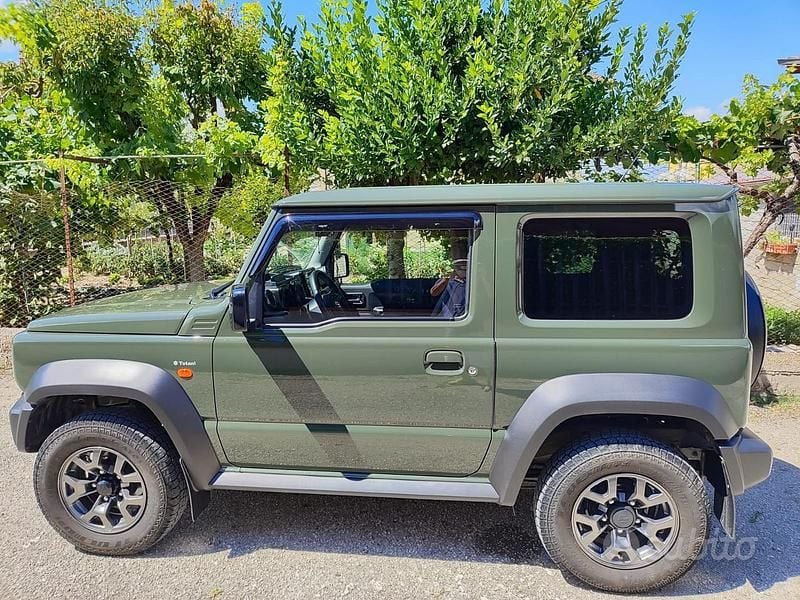 Usata Suzuki Jimny 102 CV (75 kW) 2020 Verde SUV