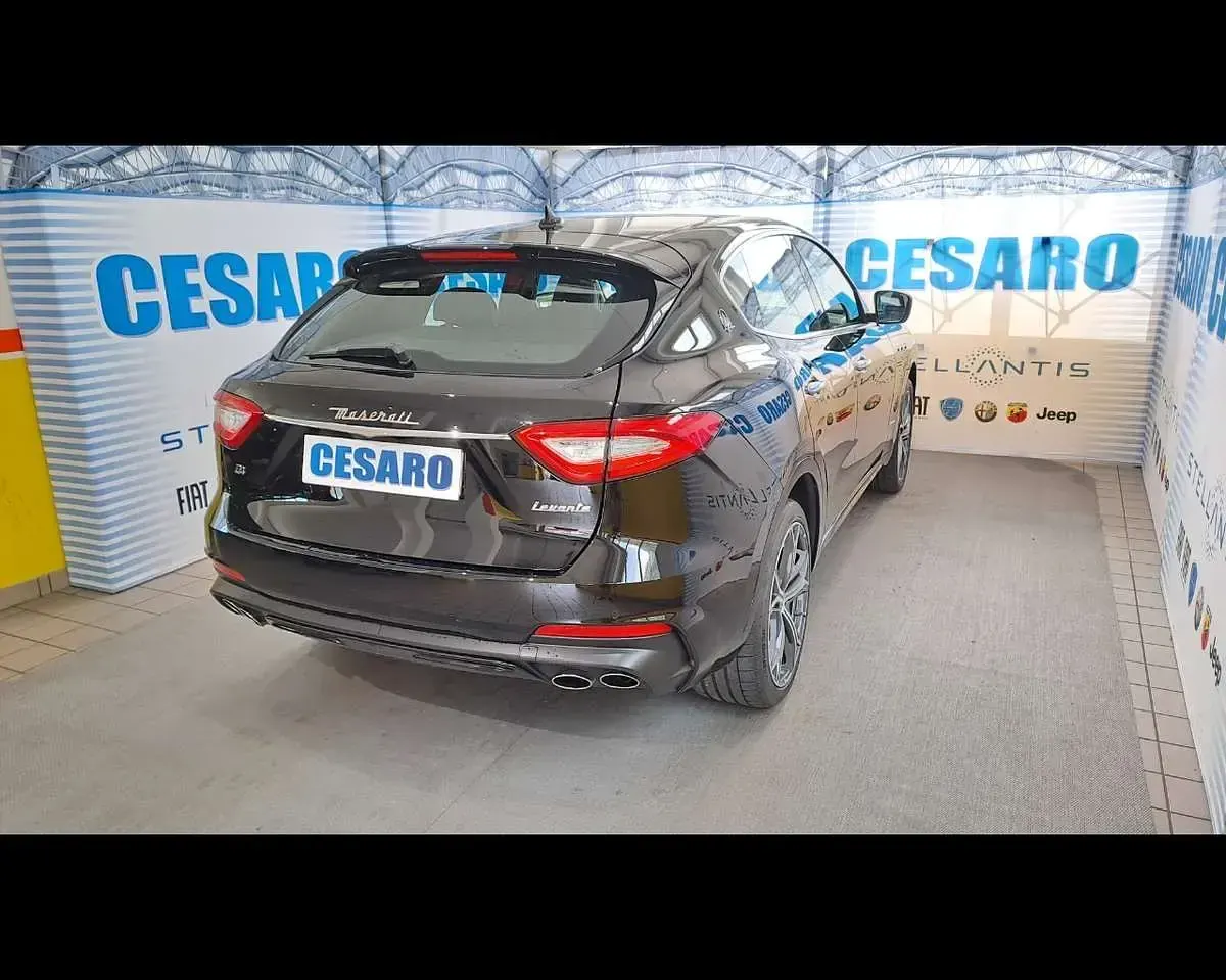 Usata Maserati Levante 275 CV (202 kW) 2020 Nero SUV