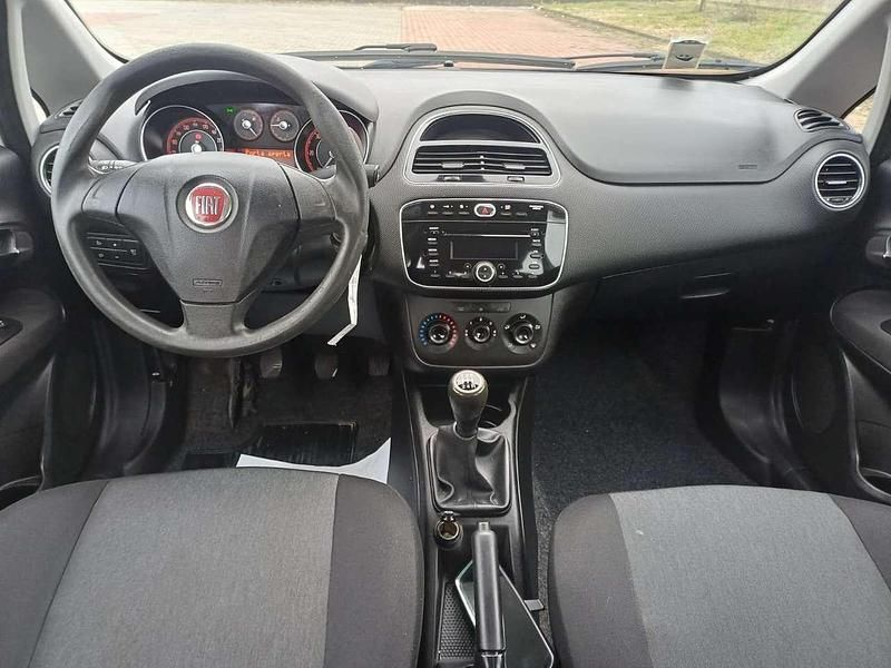 Usata Fiat Punto Lounge 95 CV (69 kW) 2017 Other Berlina