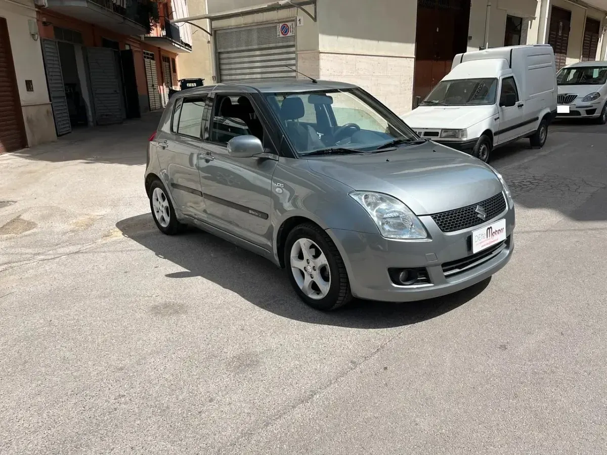 Usata Suzuki Swift GL 69 CV (50 kW) 2007 Argento Utilitaria