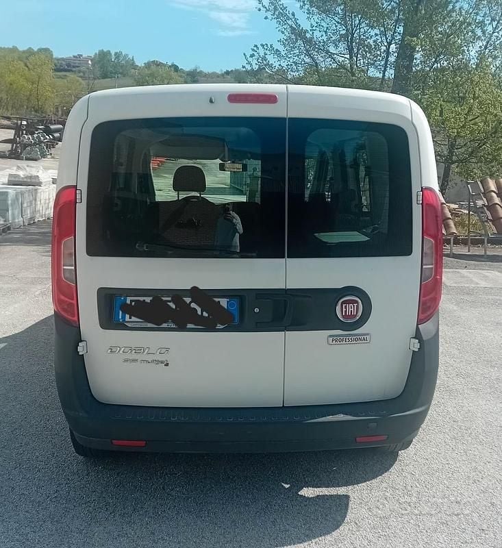 Usata Fiat Doblò 90 CV (66 kW) 2017 Bianco Monovolume