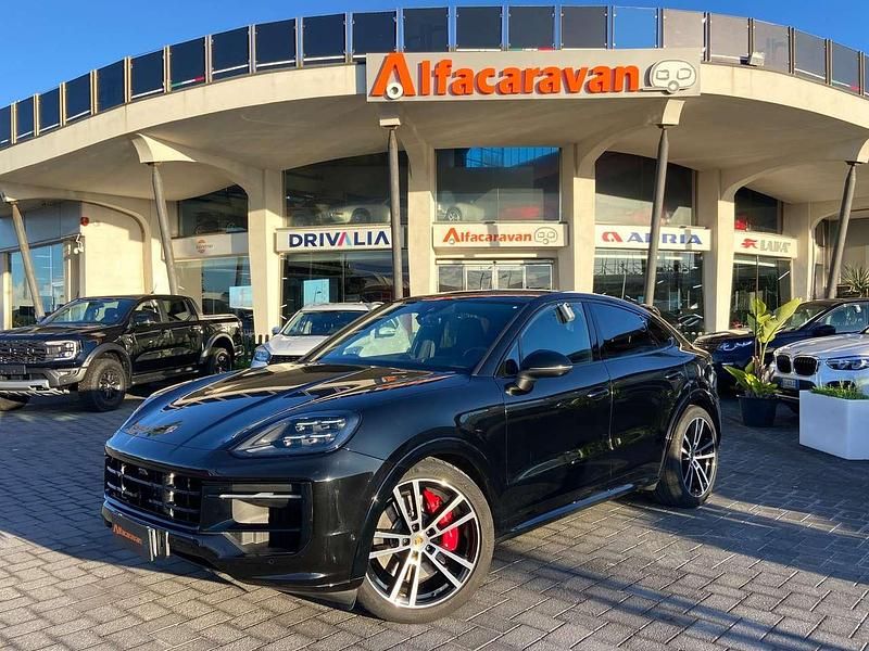 Nero Usata 2023 Porsche Cayenne Coupe Coupé | 119.000 € (Molto cara) - Immagine 1/4