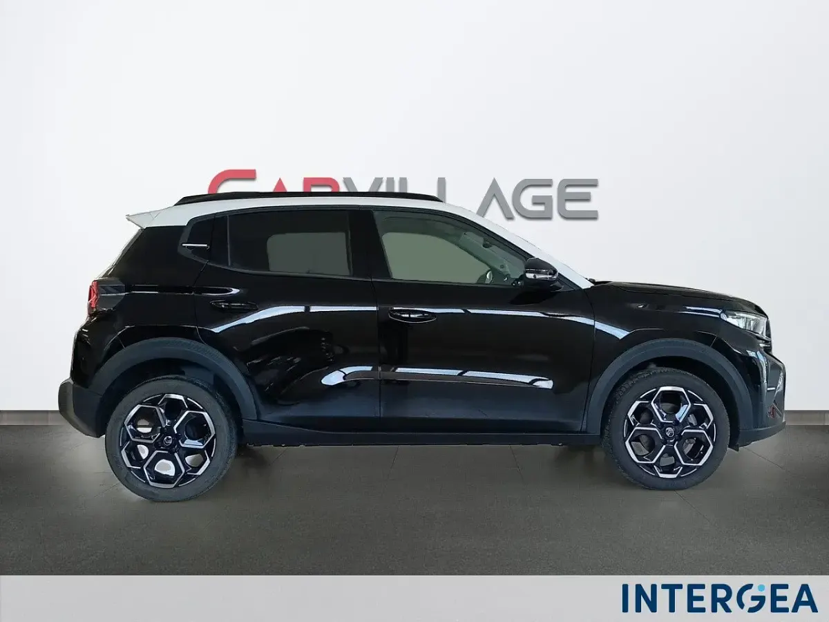 Usata Citroën C3 PureTech 100 CV (73 kW) 2025 Nero cinema / tetto bianco SUV