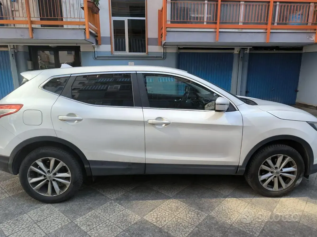 Usata Nissan Qashqai 110 CV (80 kW) 2016 Bianco SUV