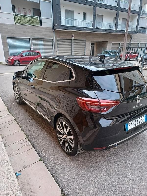 Nero Usata 2019 Renault Clio IV Due volumi | 11.000 € (Ottimo prezzo) - Immagine 1/4