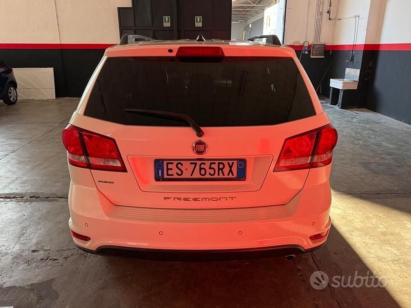 Usata Fiat Freemont Urban 170 CV (125 kW) 2013 Bianco SUV