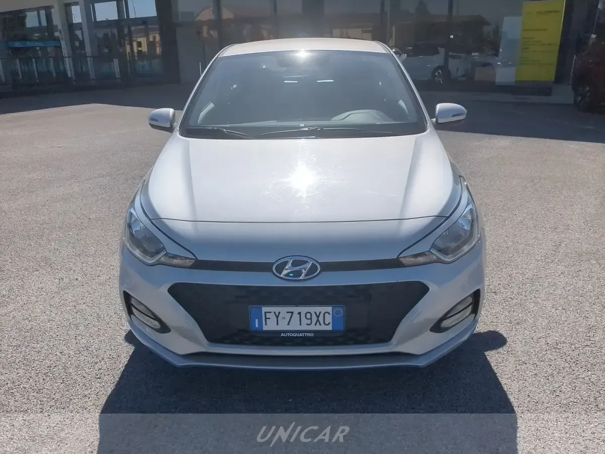 Usata Hyundai i20 75 CV (55 kW) 2019 Grigio Utilitaria