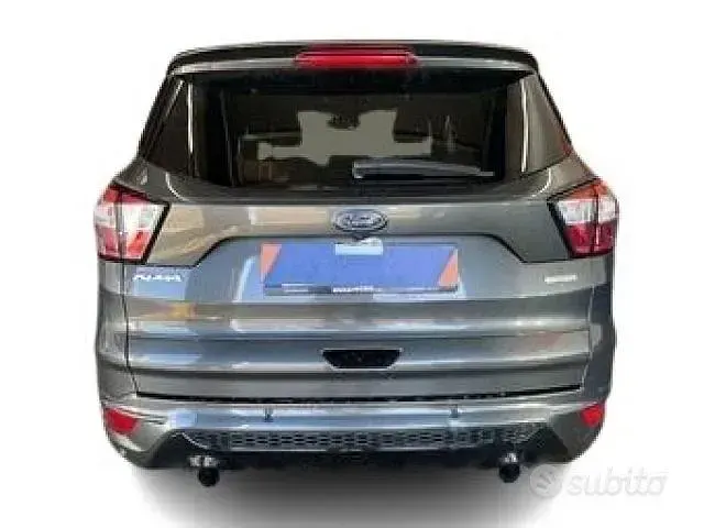 Usata Ford Kuga ST-Line 150 CV (110 kW) 2017 Grigio SUV