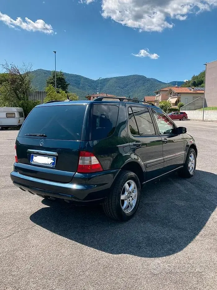 Usata Mercedes ML400 250 CV (183 kW) 2002 Bluazzurro SUV